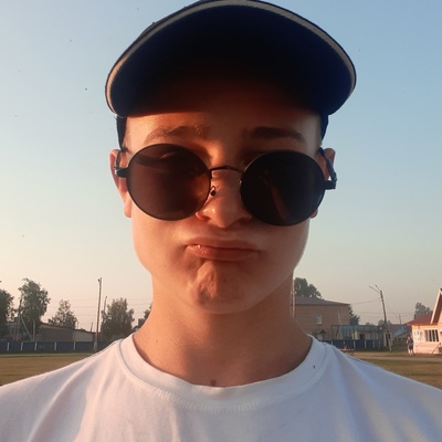 Данил Сурков